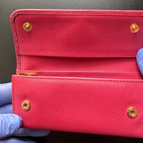 Authentic PRELOVED Pink Prada Saffiano Compact Key Wallet - Picture 3 of 7